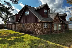 130 Caldwell St, Baytown, TX 77520 - Photo 2