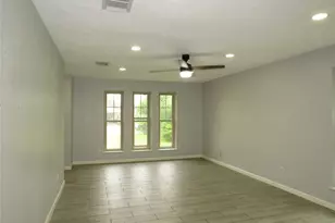 3403 Tidewater Dr, Houston, TX 77045 - Photo 2