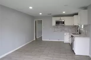 3403 Tidewater Dr, Houston, TX 77045 - Photo 4