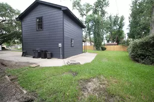 12611 Old River Dr, Baytown, TX 77523 - Photo 36