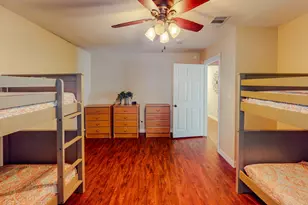 216 E Plantation Dr, Clute, TX 77531 - Photo 22