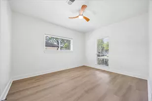 607 Blue Willow Dr, Houston, TX 77042 - Photo 22