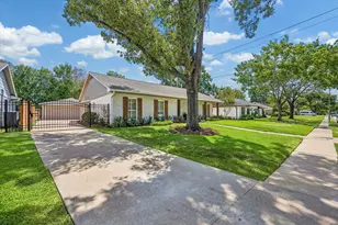 607 Blue Willow Dr, Houston, TX 77042 - Photo 6