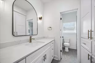607 Blue Willow Dr, Houston, TX 77042 - Photo 24