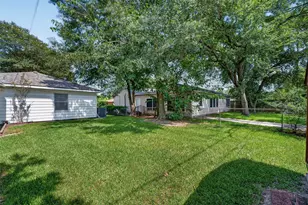 2013 Terrace Ln, Baytown, TX 77520 - Photo 40