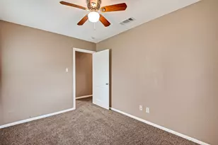2013 Terrace Ln, Baytown, TX 77520 - Photo 34