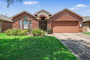 2930 Canadian Goose Ln, Baytown, TX 77521 - Photo 2