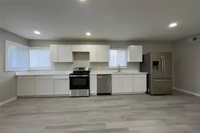2214 5th Avenue N, Texas City, TX 77590 - Photo 6