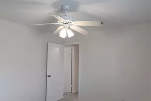 704 E 22nd St, Houston, TX 77008 - Photo 16