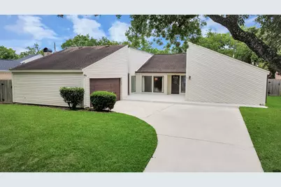 4306 Shady Springs Drive, Seabrook, TX 77586 - Photo 1