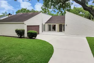 4306 Shady Springs Dr, Seabrook, TX 77586 - Photo 1