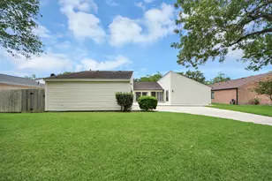 4306 Shady Springs Dr, Seabrook, TX 77586 - Photo 4