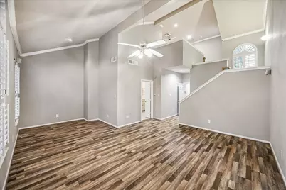 4443 Castle Court Place, Houston, TX 77006 - Photo 10