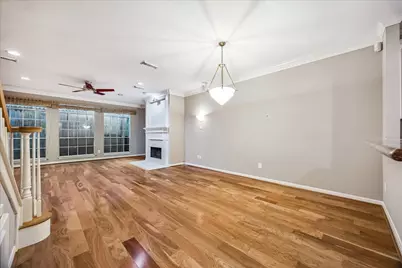4443 Castle Court Place, Houston, TX 77006 - Photo 8