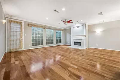 4443 Castle Court Place, Houston, TX 77006 - Photo 2
