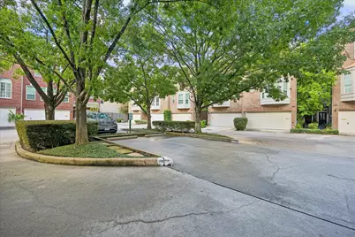 4443 Castle Court Place, Houston, TX 77006 - Photo 26