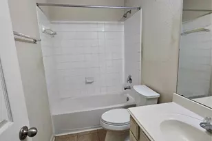 13231 Barrow Point Ln, Houston, TX 77014 - Photo 18