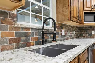 3631 Wyoming St, Houston, TX 77021 - Photo 12