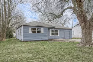 4910 Paradise Ln, Houston, TX 77048 - Photo 1