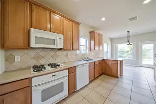 8811 Sun Haven Ln, Pearland, TX 77584 - Photo 8