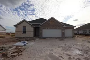 219 Dunovant Dr, Sealy, TX 77474 - Photo 2