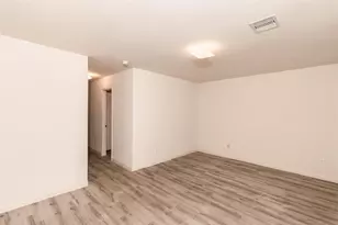 5735 Post Oak Manor Dr, Houston, TX 77085 - Photo 8