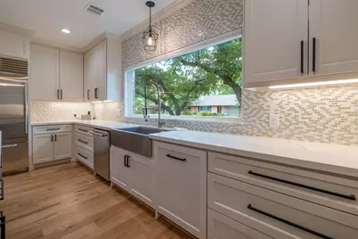 5230 Redstart Street, Houston, TX 77035 - Photo 16