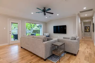 5230 Redstart Street, Houston, TX 77035 - Photo 8