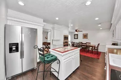 1502 Southern Pines Court, Houston, TX 77339 - Photo 2