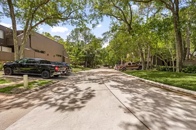 241 Litchfield Lane, Houston, TX 77024 - Photo 30