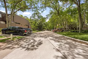 241 Litchfield Ln, Houston, TX 77024 - Photo 30