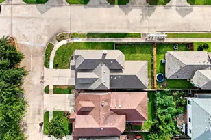 15014 Middle Oaks Blvd, Houston, TX 77082 - Photo 36