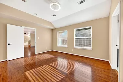 15014 Middle Oaks Boulevard, Houston, TX 77082 - Photo 20