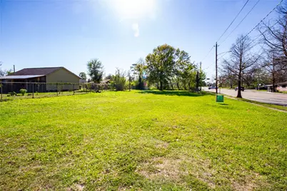 4208 Collingsworth Street, Houston, TX 77026 - Photo 2