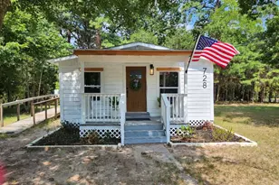 728 Hudson Rd, Conroe, TX 77304 - Photo 1