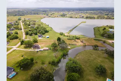 608 Wagon Wheel Trail, Angleton, TX 77515 - Photo 4