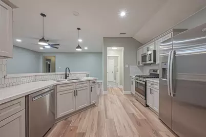 2 Garden Lodge Place, The Woodlands, TX 77382 - Photo 14