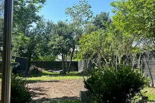 62 Meadow Lea Dr, Houston, TX 77022 - Photo 16