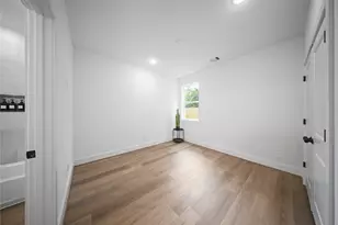 6540 Goldspier St, Houston, TX 77091 - Photo 8