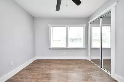 5738 Kenilwood Drive, Houston, TX 77033 - Photo 34