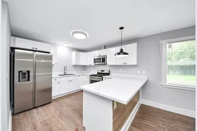 5738 Kenilwood Drive, Houston, TX 77033 - Photo 20