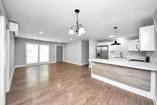 5738 Kenilwood Dr, Houston, TX 77033 - Photo 18