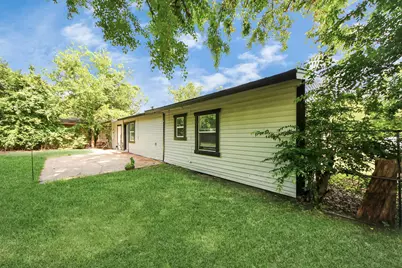 5738 Kenilwood Drive, Houston, TX 77033 - Photo 46