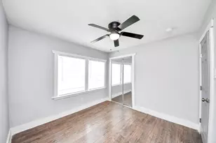 5738 Kenilwood Dr, Houston, TX 77033 - Photo 32