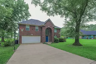 200 Lakefront Dr, Onalaska, TX 77360 - Photo 2