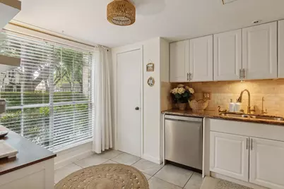 14715 Barryknoll Lane #145, Houston, TX 77079 - Photo 10