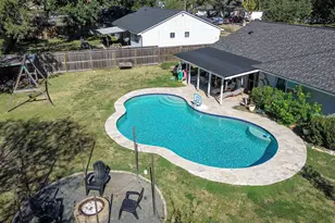 800 Camelot Ln, Friendswood, TX 77546 - Photo 1
