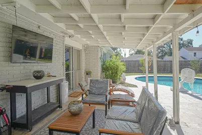 800 Camelot Lane, Friendswood, TX 77546 - Photo 20