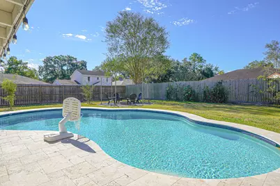 800 Camelot Lane, Friendswood, TX 77546 - Photo 24