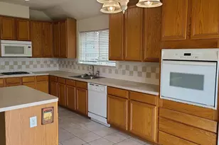 2318 Waterwood Dr, Sugar Land, TX 77479 - Photo 12